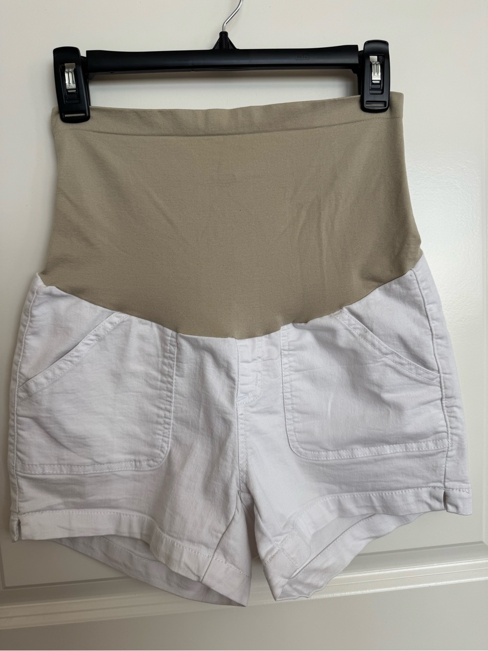 Haute Moma-Maternity White Cotton Blend Shorts with Tan Stretch Waistband - Picture 3 of 6